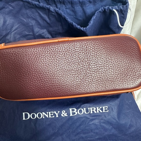 Dooney and Bourke pebbled leather burgundy crossbody bag - Picture 11 of 14